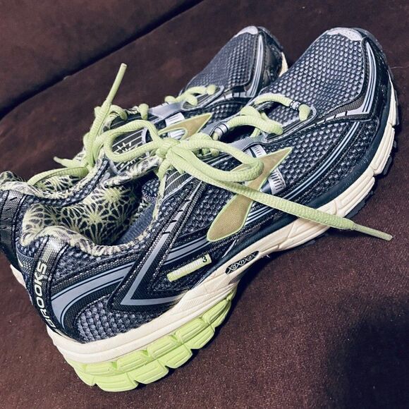 Very Good Brooks Ravenna 3 Womens Running Shoes Size 8 US 39 Medium Black Green - Picture 5 of 9